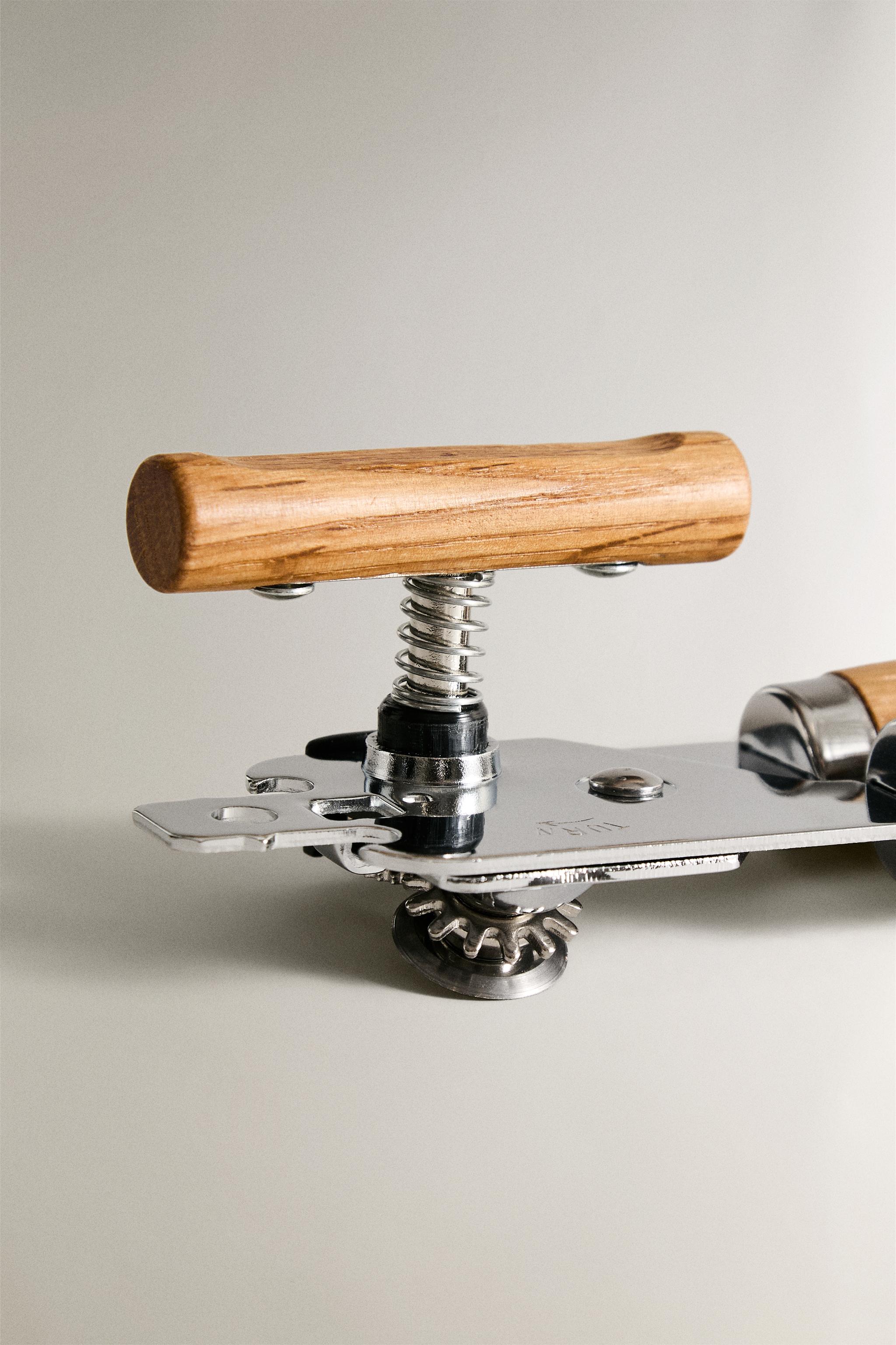 OAK WOOD MANUAL CAN OPENER